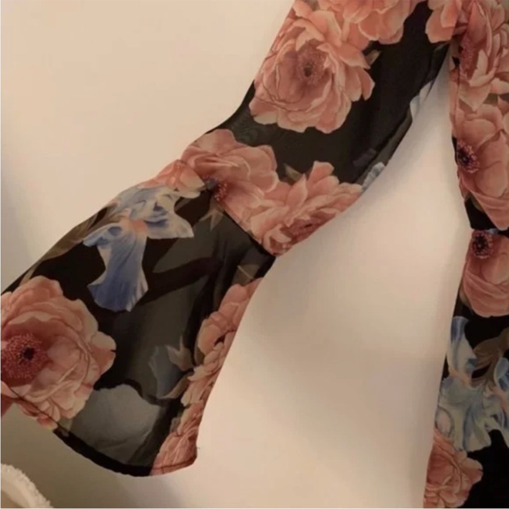 Black Floral Nasty Gal Bell Long Sleeve Front Tie Romper [Small] - Picture 4 of 4